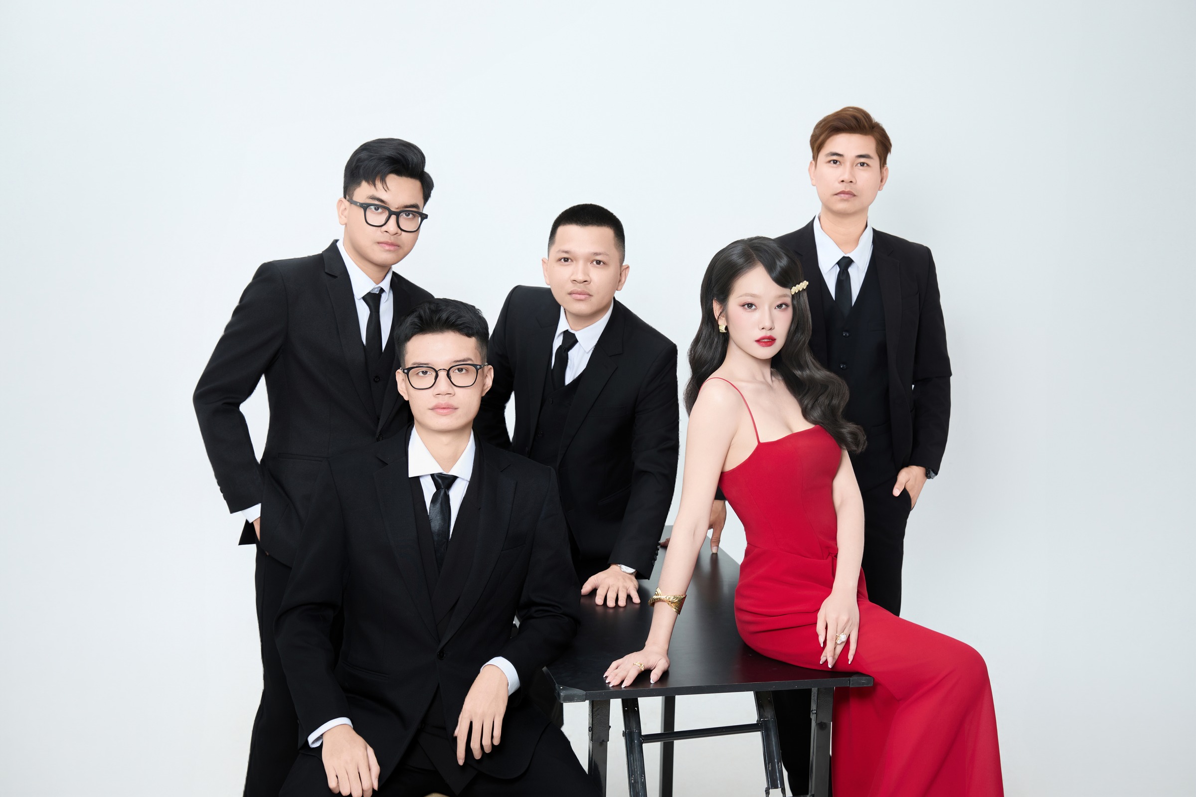 The Berets Band Performing